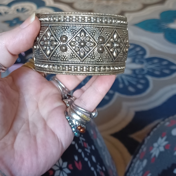 Jewelry - Silver Bangle Chunky Bracelet